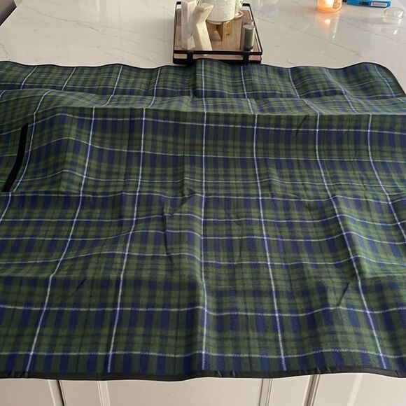 Camp Bentley Spring Day 2023 outdoor fold up blanket - Picture 3 of 4
